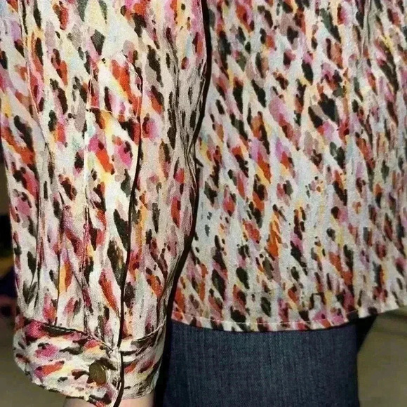 The Limited women’s satin long sleeve printed top size M - Picture 11 of 11